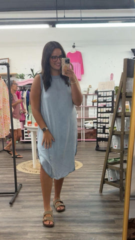 Round Neck Sleeveless Midi Dress w/ Round Hem
