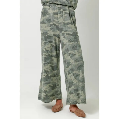 THE CAMO WEEKENDERS