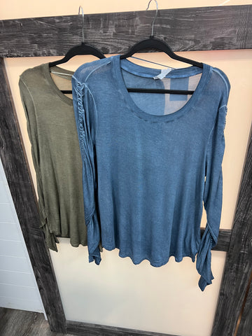 RUCHED SLEEVE TOP